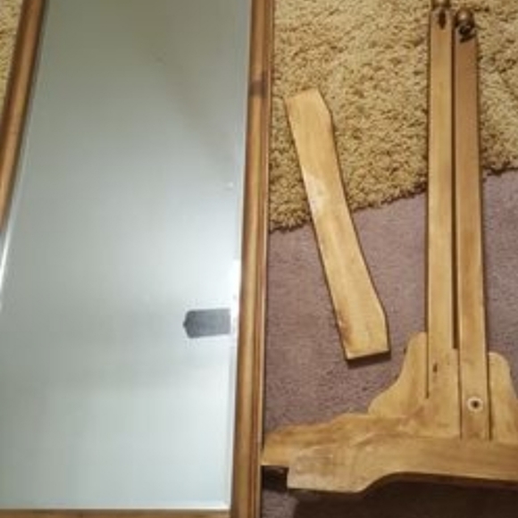 🫠🫠 free standing antique mirror..never used - Picture 1 of 2